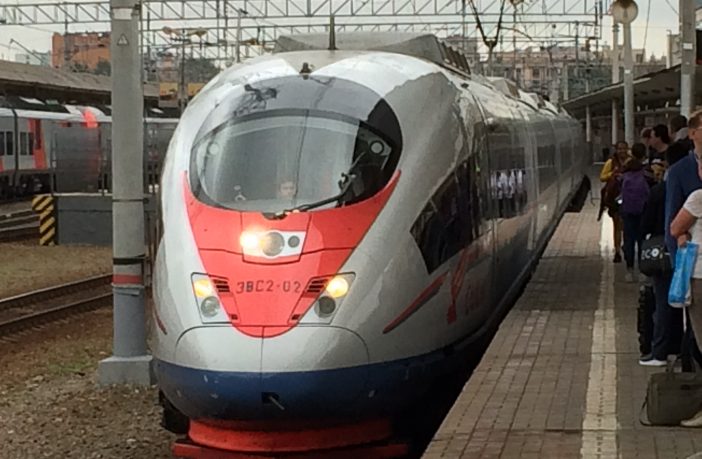 Duivels dagboek 9 juli St.-Petersburg: de hogesnelheidstrein is traag