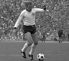GÜNTER NETZER: DE EEUWIG JONGE DUITSE REBEL AM BALL WORDT 75 – RW